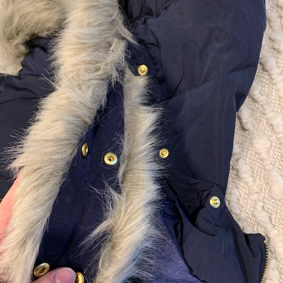 Gap Faux Down Vest - Picture 3 of 7